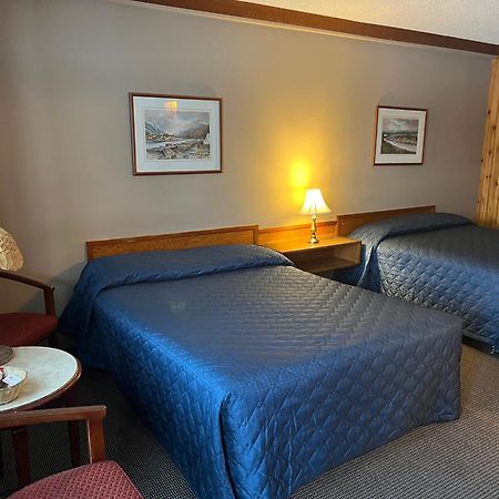 Glacier View Inn Хейнс Джънкшън Екстериор снимка