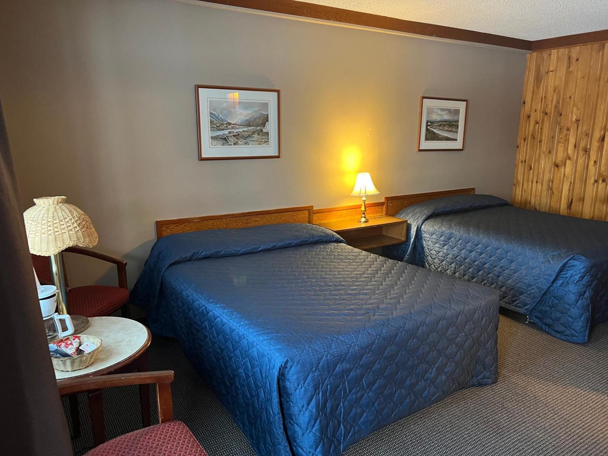 Glacier View Inn Хейнс Джънкшън Екстериор снимка