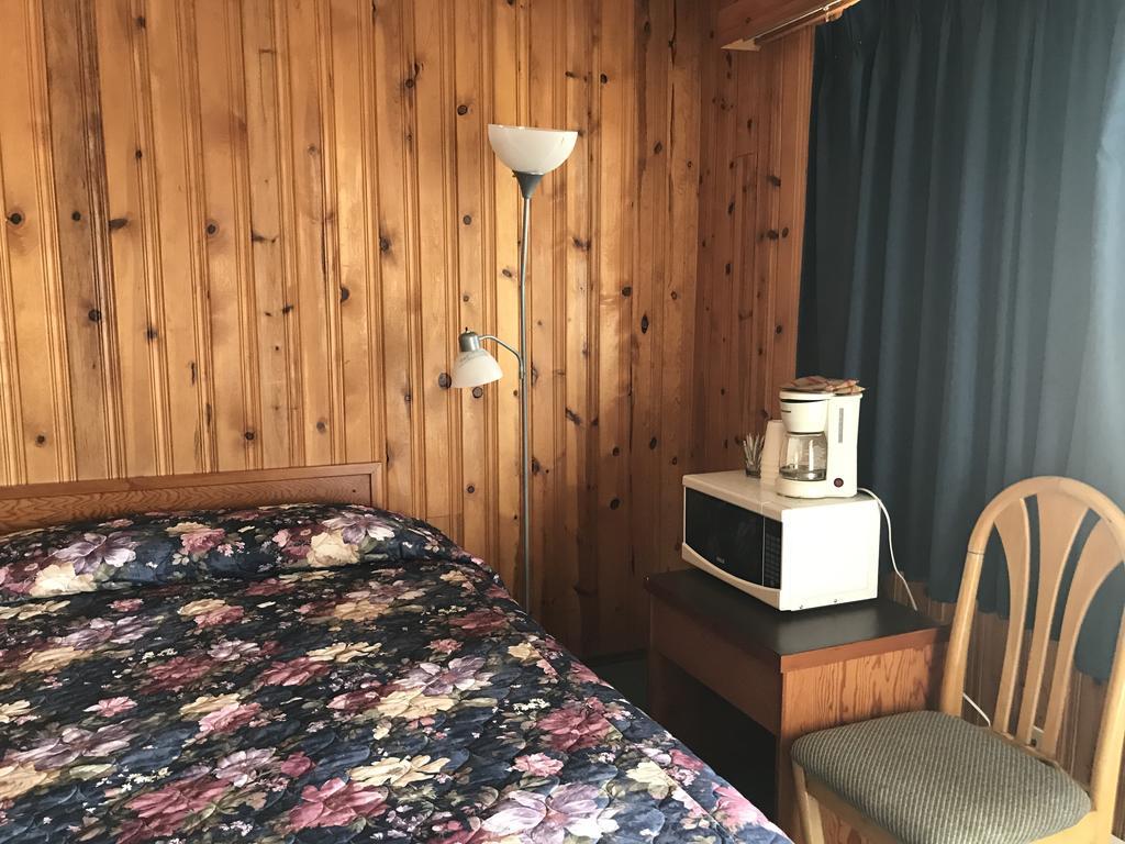 Glacier View Inn Хейнс Джънкшън Екстериор снимка